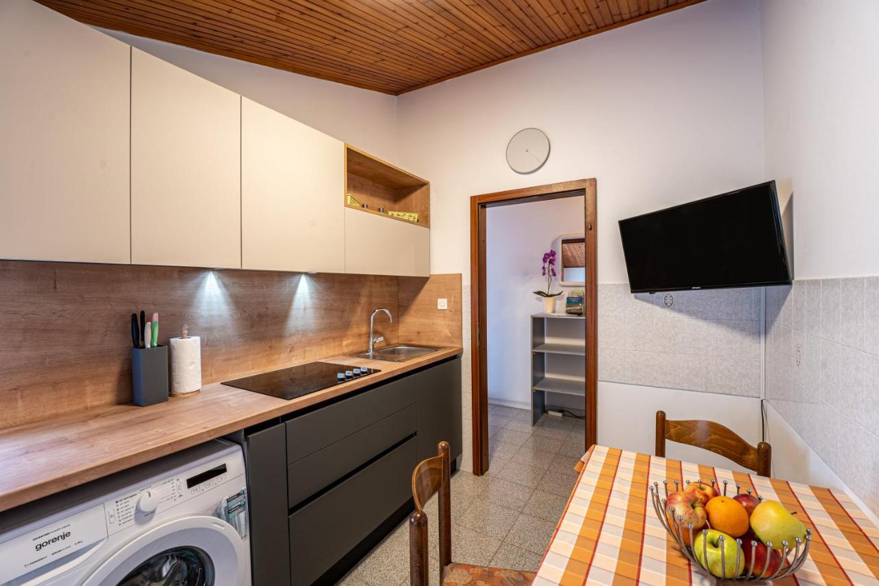Apartmani Mirela Баньоле Екстериор снимка