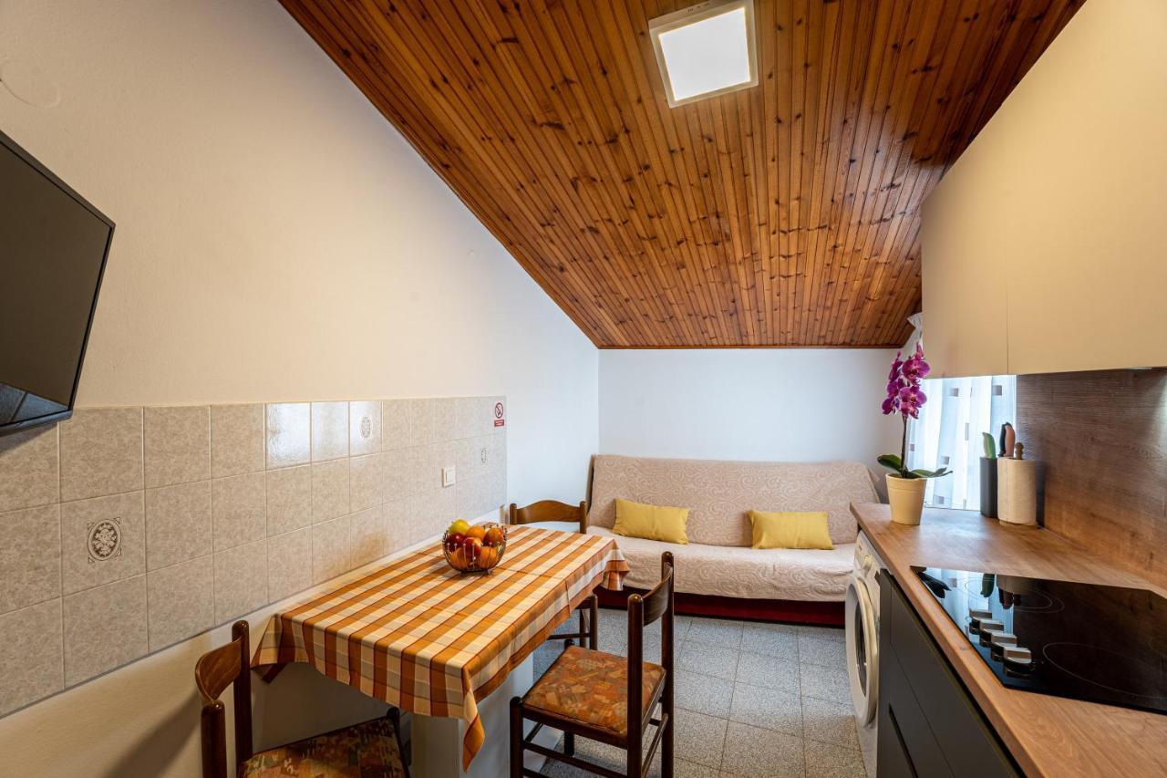 Apartmani Mirela Баньоле Екстериор снимка