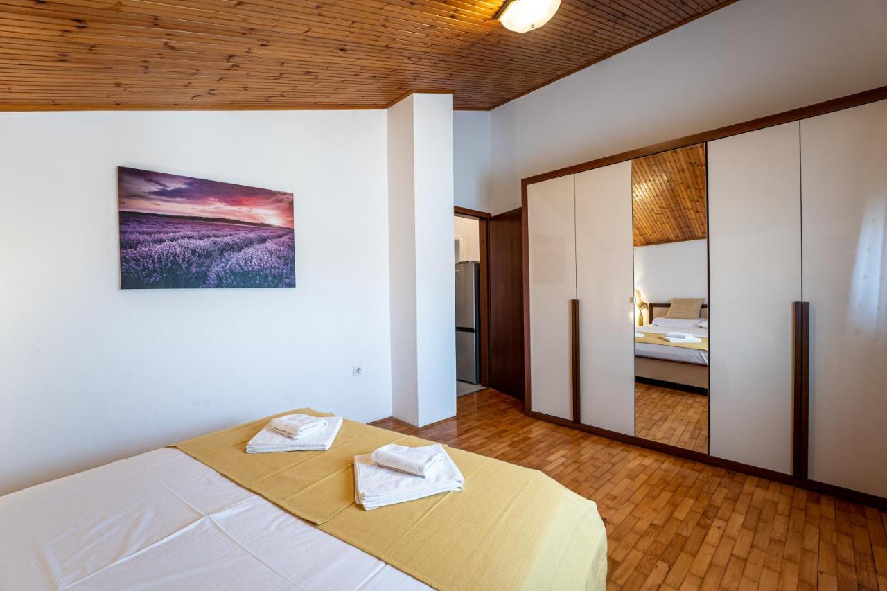 Apartmani Mirela Баньоле Екстериор снимка