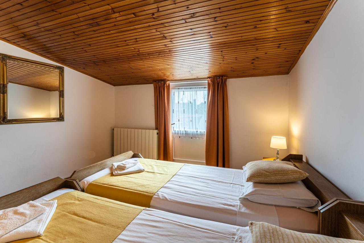 Apartmani Mirela Баньоле Екстериор снимка