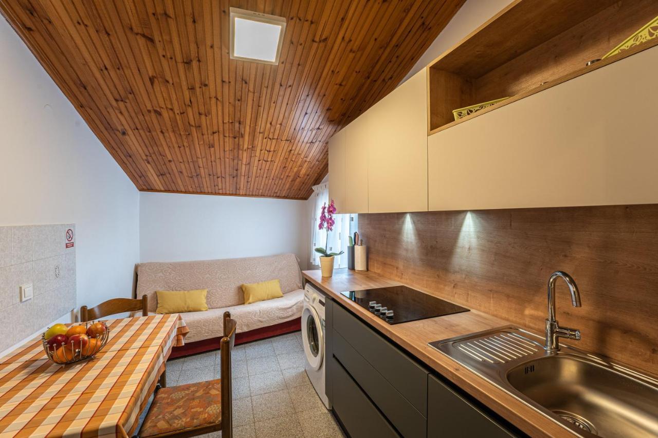 Apartmani Mirela Баньоле Екстериор снимка