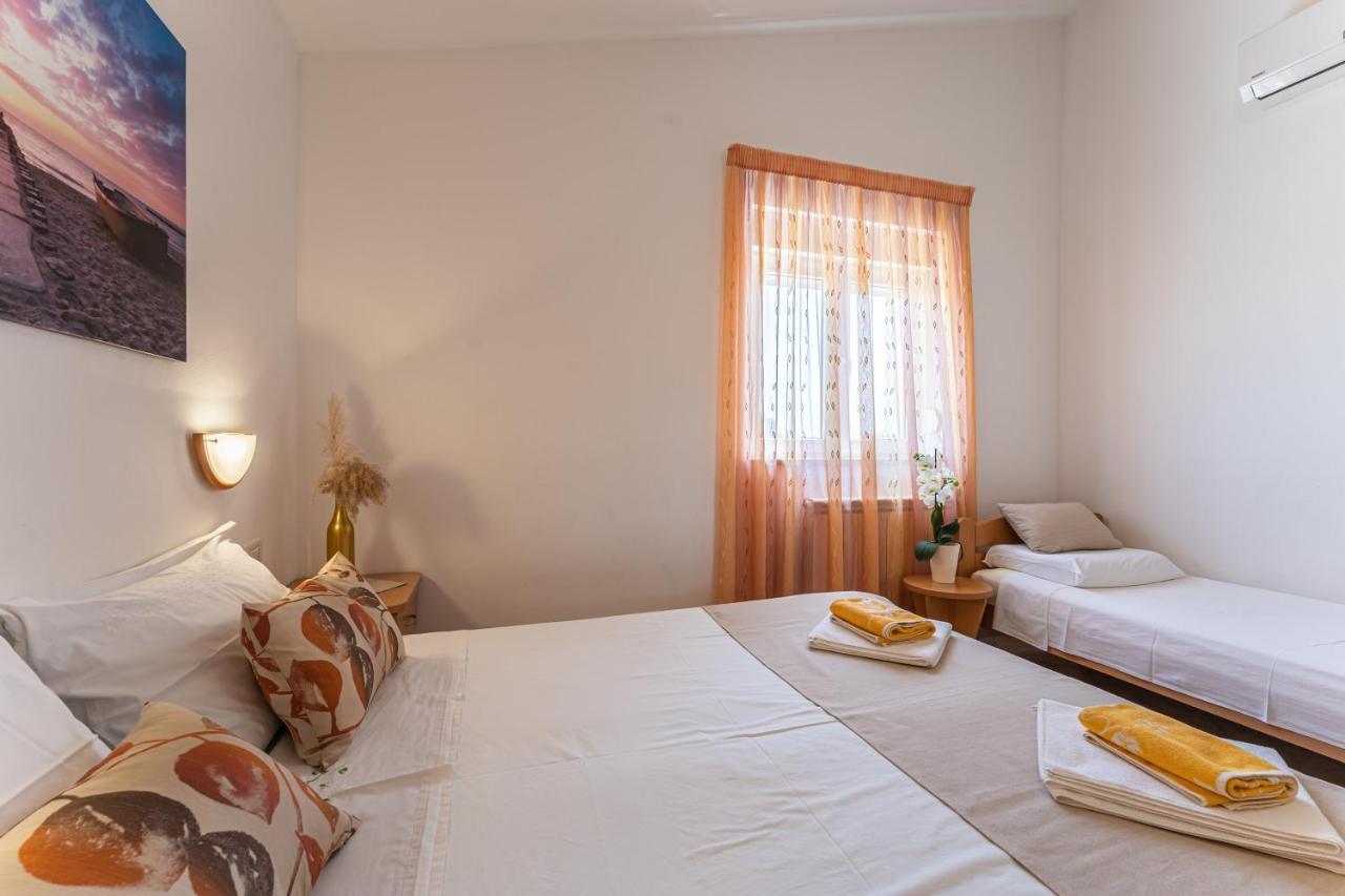 Apartmani Mirela Баньоле Екстериор снимка