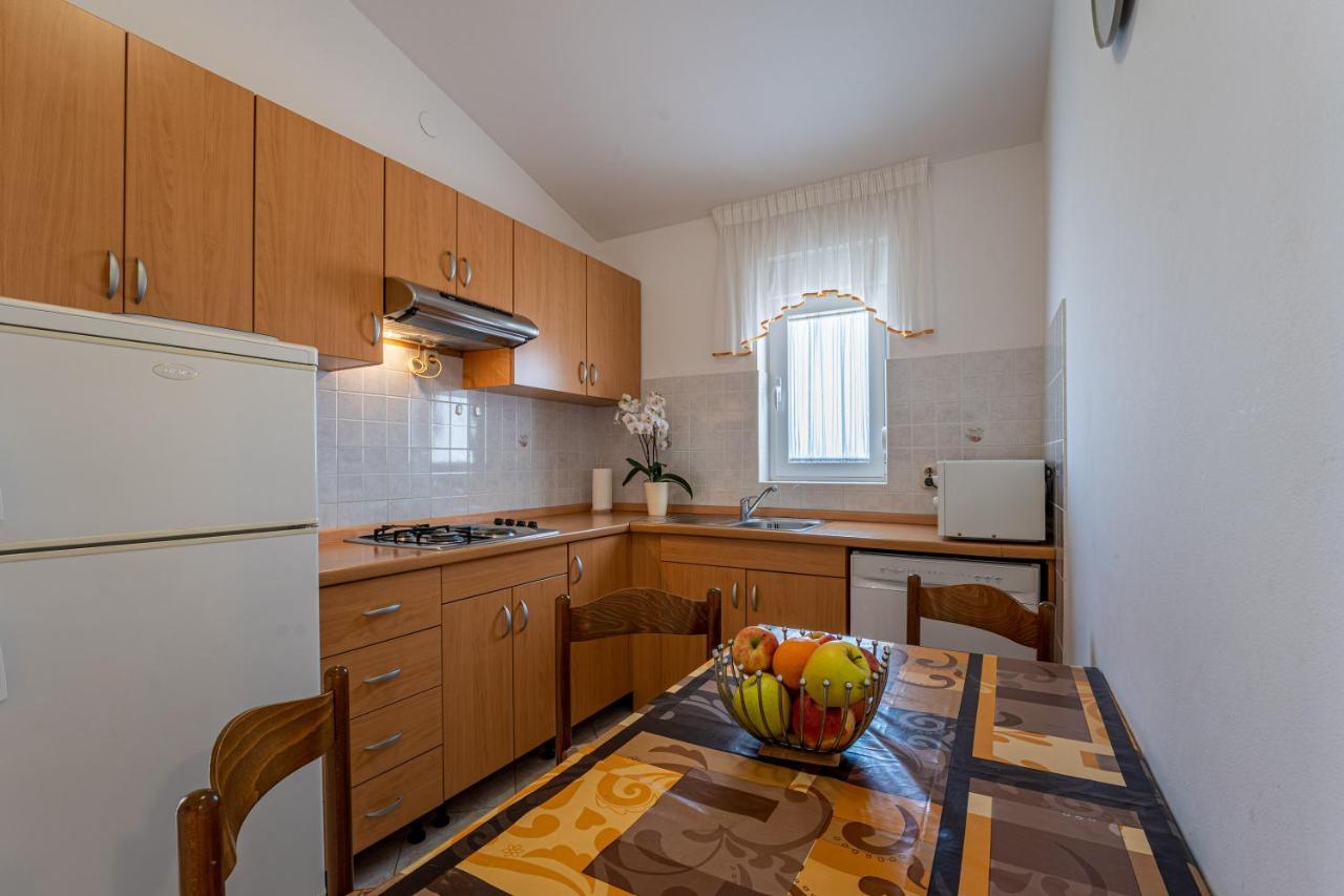 Apartmani Mirela Баньоле Екстериор снимка