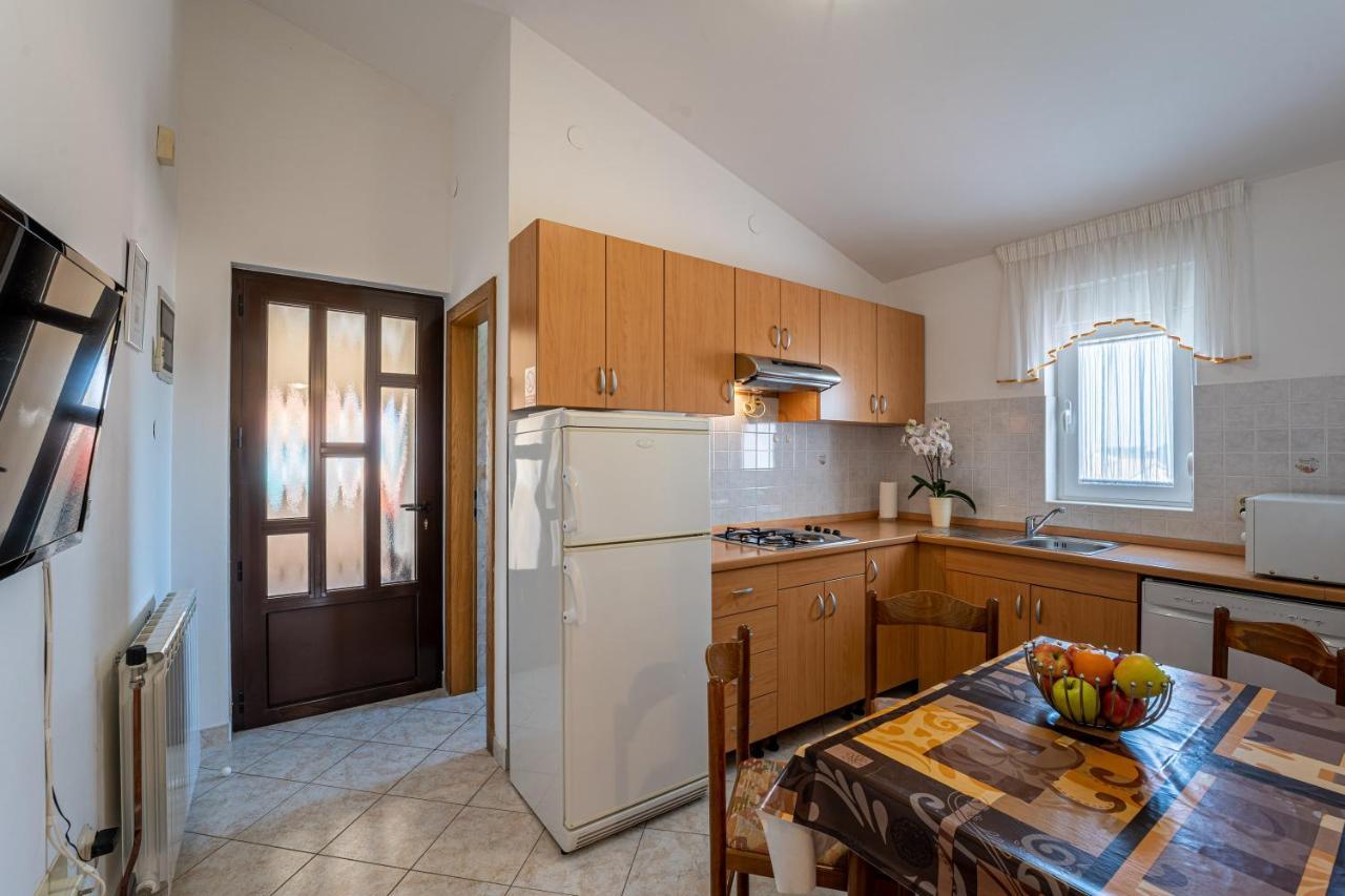 Apartmani Mirela Баньоле Екстериор снимка